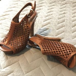 Gianni Bini Brown Leather Heels